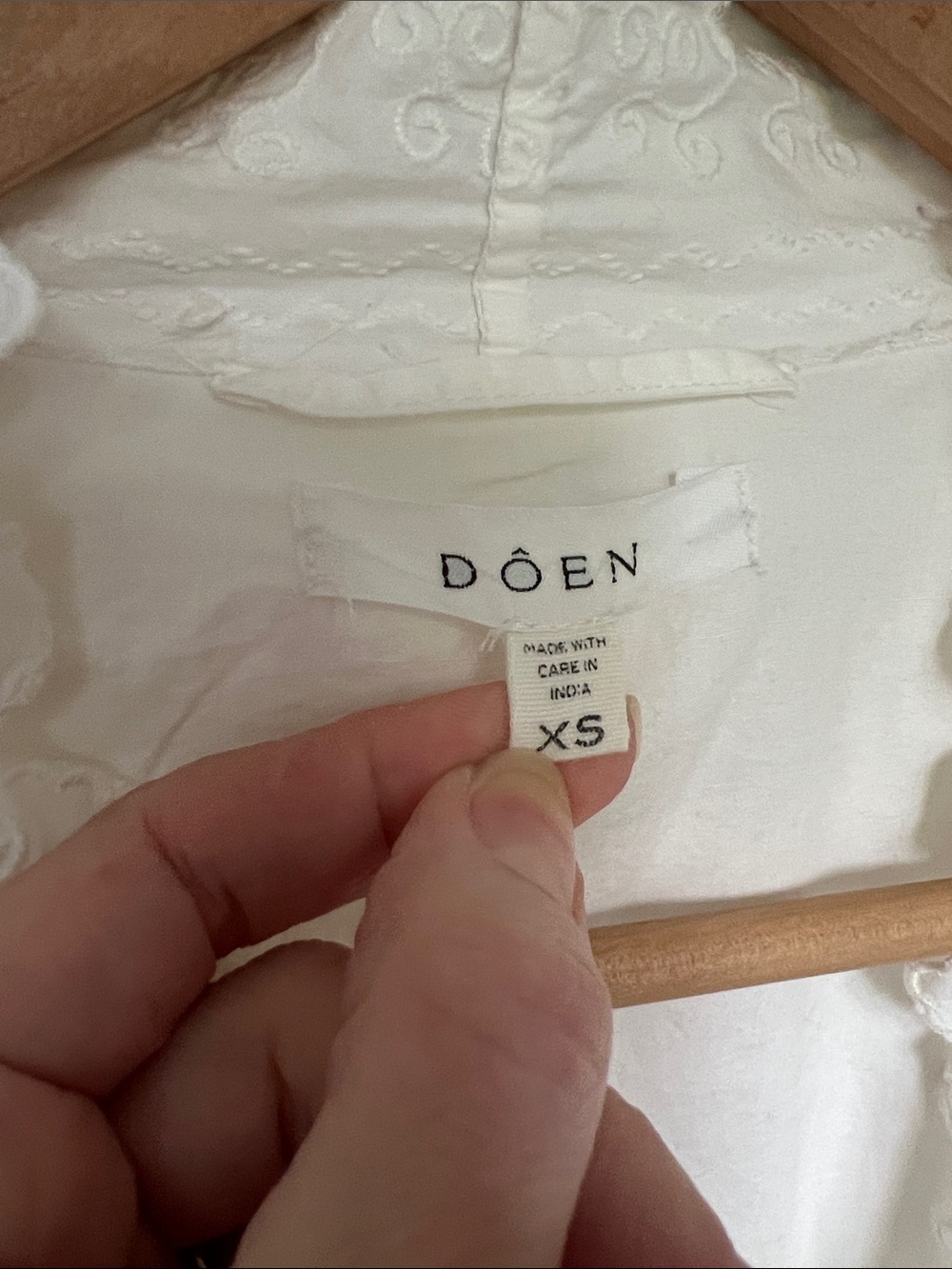 Dôen Edna 100% Cotton Robe in Cream  Eyelet Trim Tie Waist - Picture 2 of 14